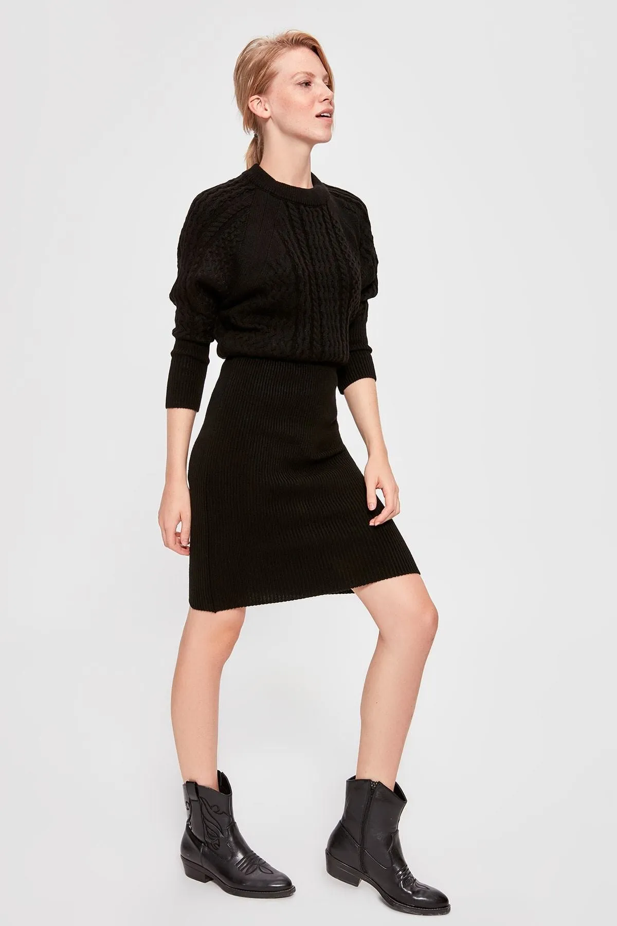 13040 Black Knitted Sweater Dress