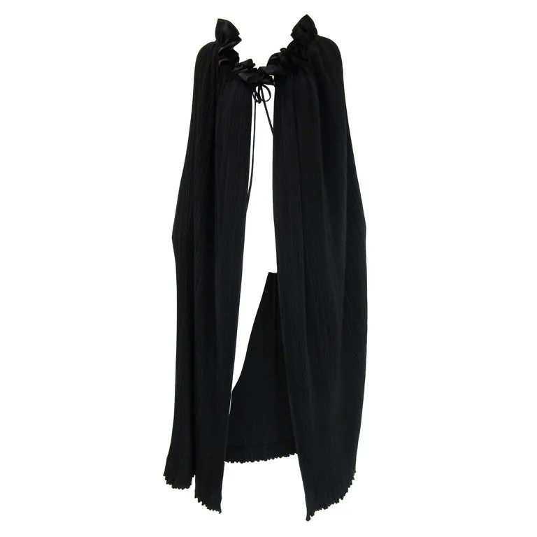 1980 Giorgio Sant'Angelo Avant-Garde Black Silk Pleated Cape for Neiman Marcus