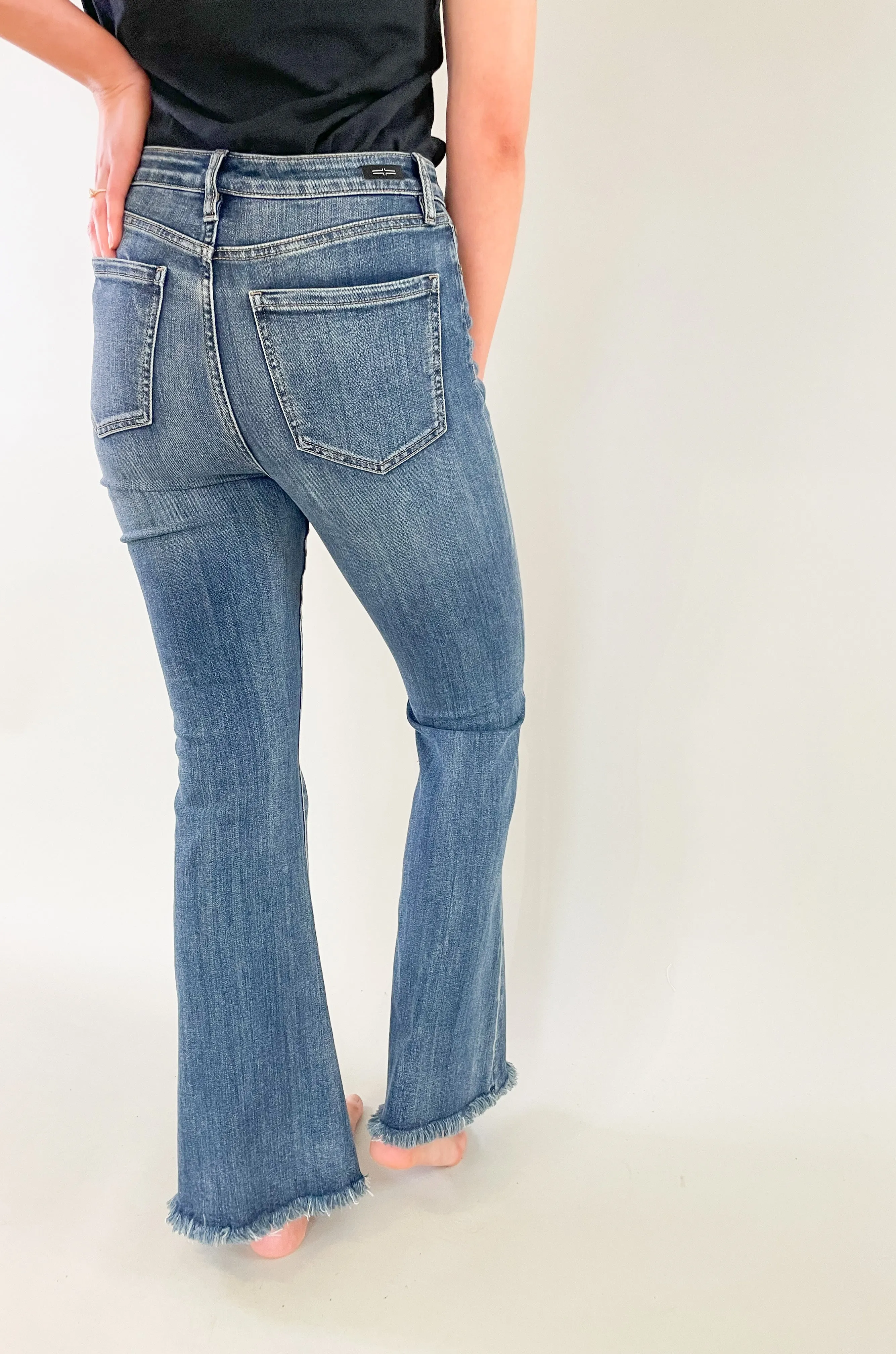 Hannah Super Flare w/Frayed Hem 32" Inseam