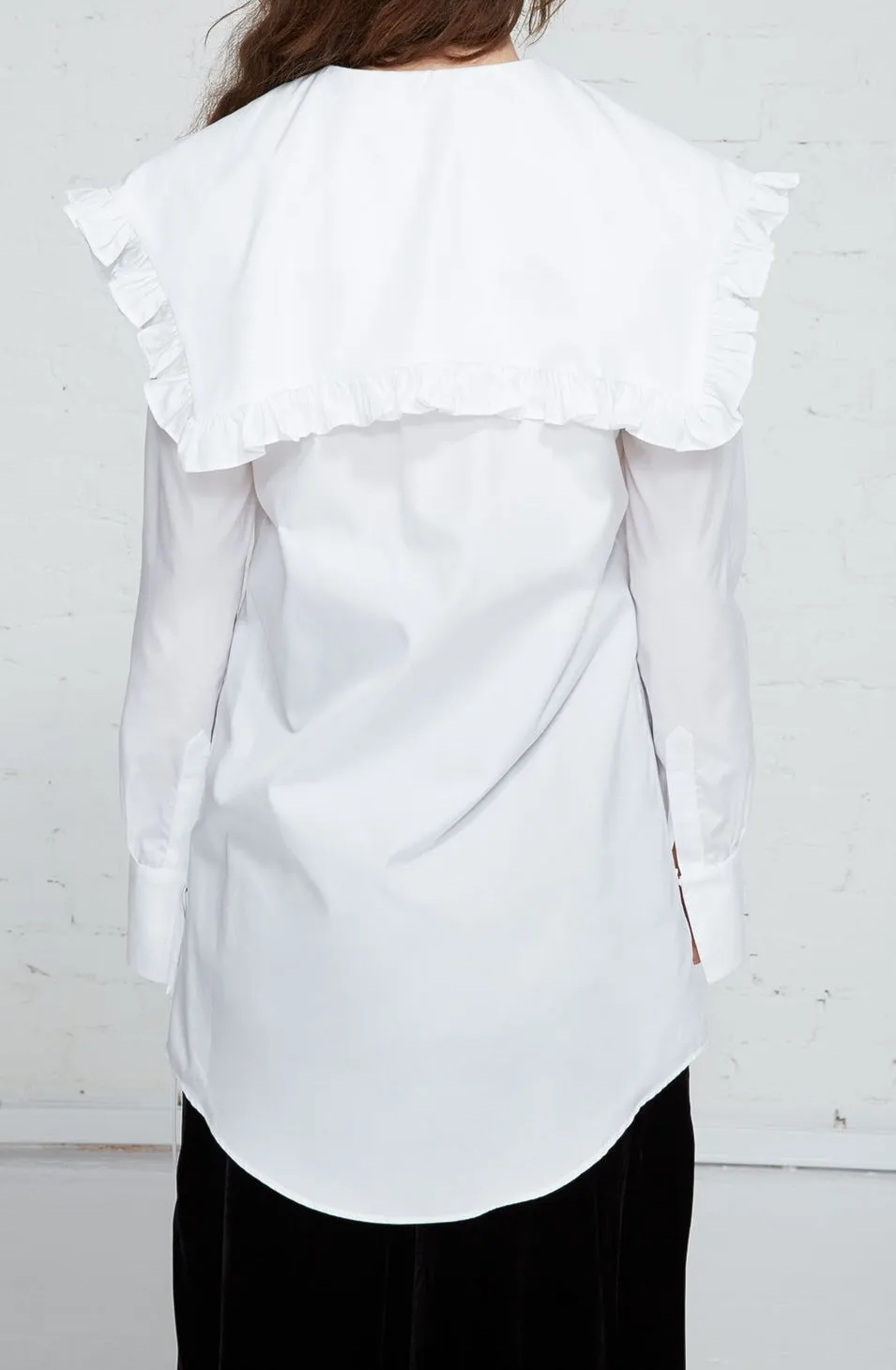 Mediavel Poplin Shirt / Dramatic Ruffled Cape Collar