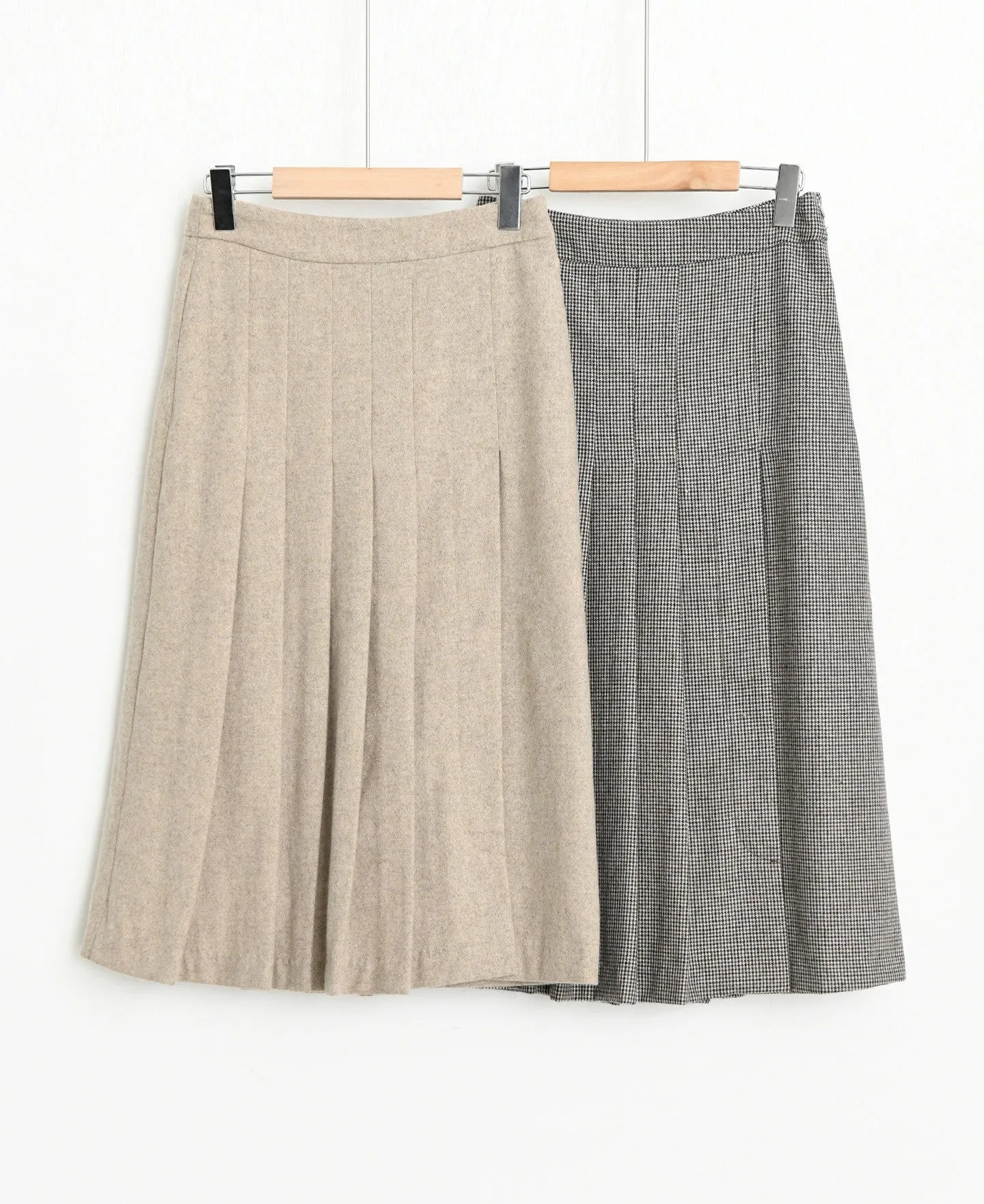 PLEATED WOOL SKIRT