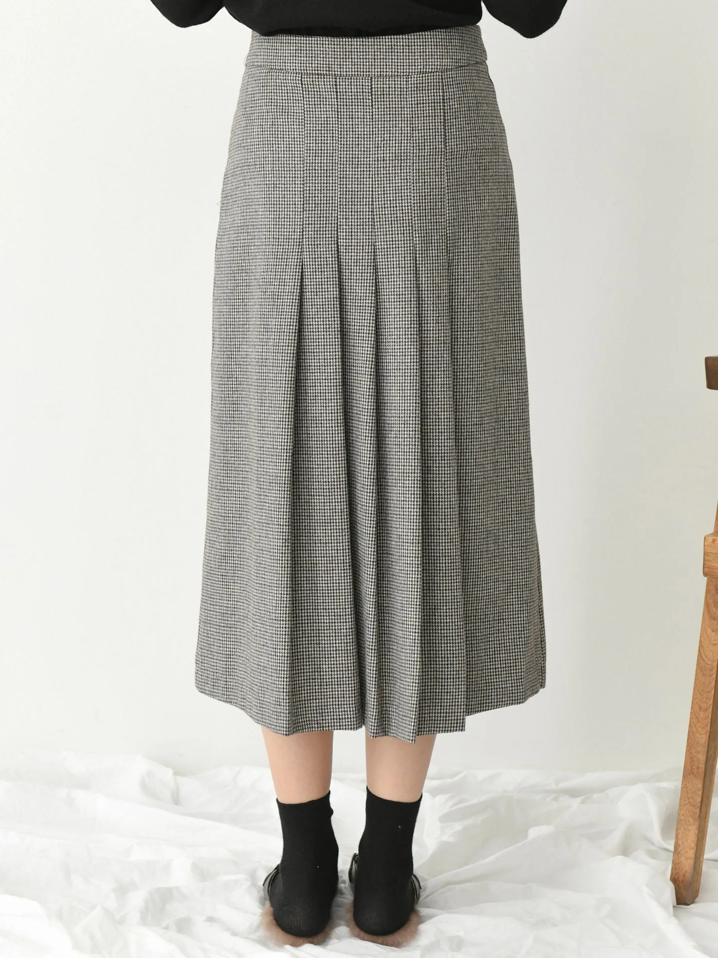 PLEATED WOOL SKIRT