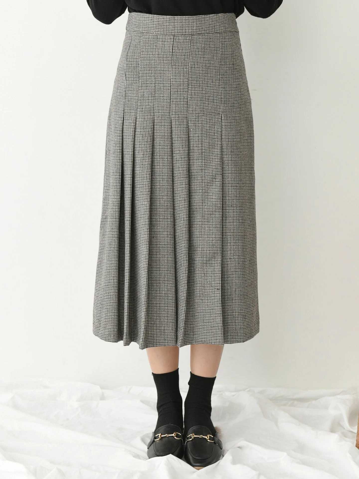 PLEATED WOOL SKIRT