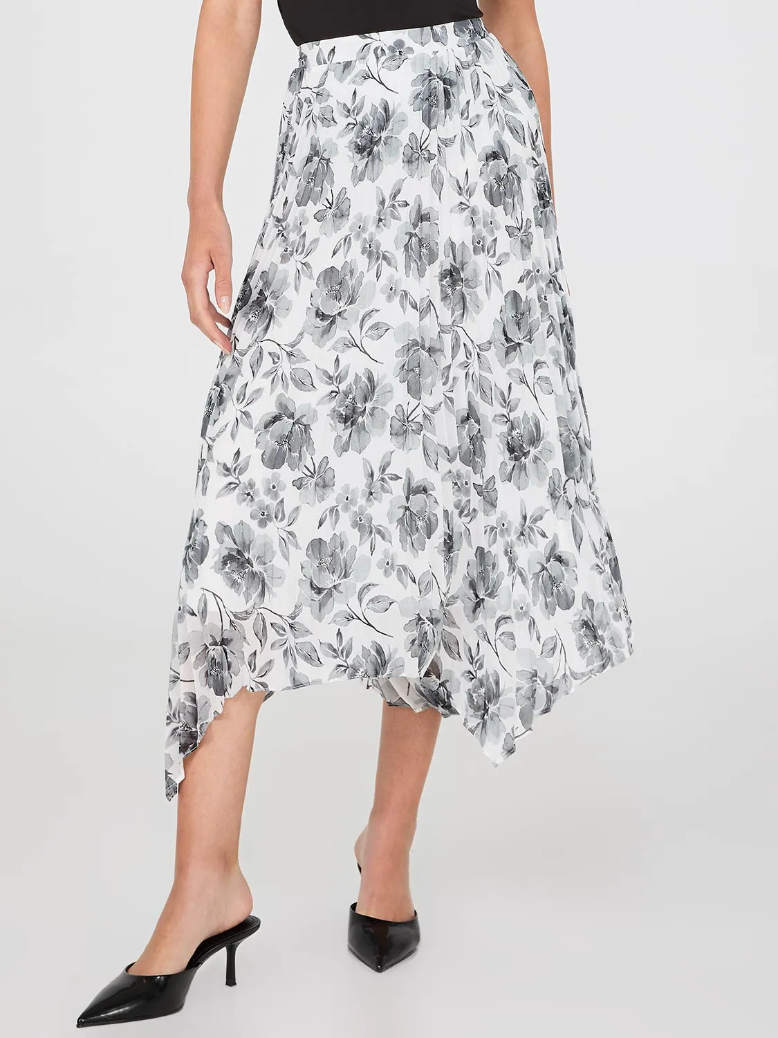 Printed Asymmetrical Hem Chiffon Skirt