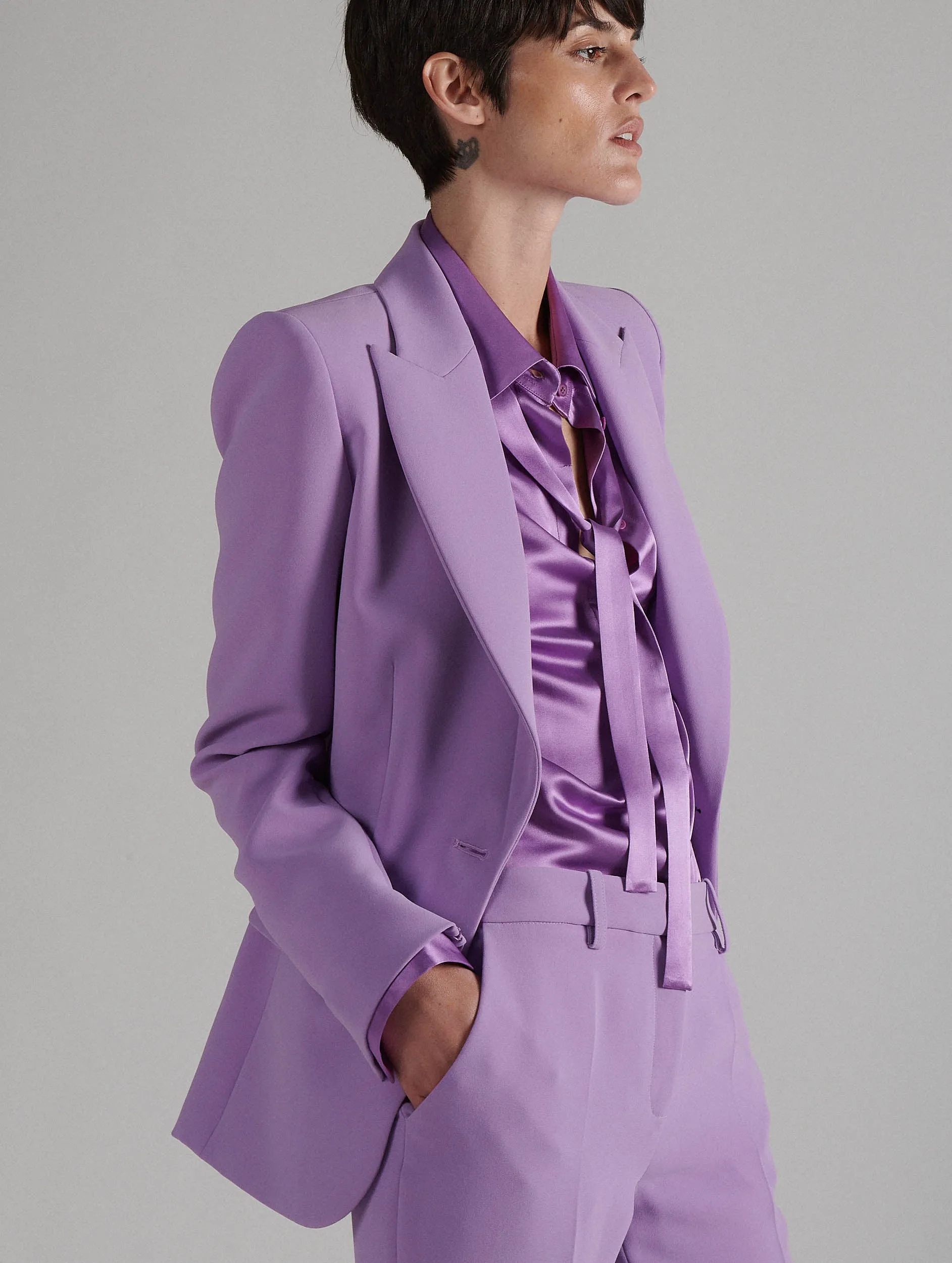 Slim-fit suit jacket in lilac crepe