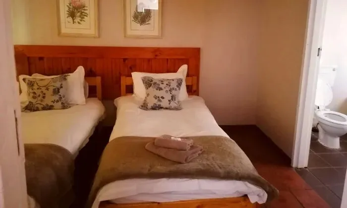 Western Cape: 1 or 2-Night anytime self-catering stay for two at Killarney Cottages