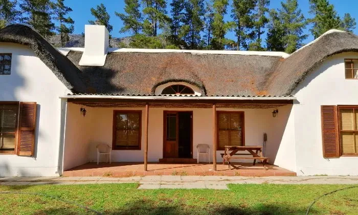 Western Cape: 1 or 2-Night anytime self-catering stay for two at Killarney Cottages